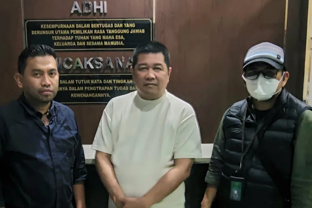 Tim Intel Kejagung Amankan Buronan Kasus Korupsi Batubara di Jaksel