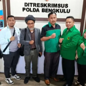 Eks Bupati Seluma Dilaporkan Pengurus Partainya Sendiri ke Polda Bengkulu Eks Bupati Seluma Dilaporkan Pengurus Partainya Sendiri ke Polda Bengkulu