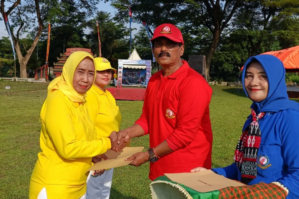 Heru Santoso Pimpin Upacara STI Kota Blitar, Serahkan Sertifikat Pelatihan Pratama Tingkat Nasional