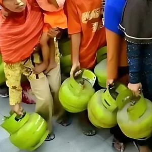 Masyarakat Kesulitan Membeli Gas 3 Kg, Bahlil: Tidak Bertujuan Mempersulit Masyarakat Kesulitan Membeli Gas 3 Kg, Bahlil: Tidak Bertujuan Mempersulit