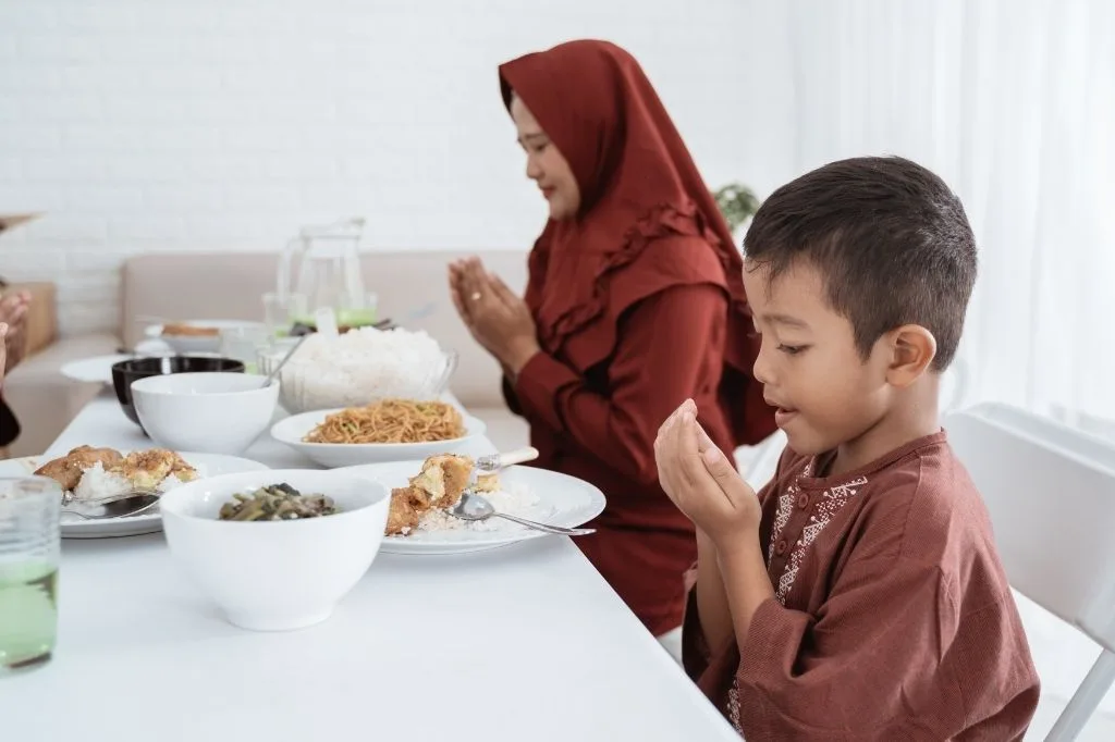 Mau Puasa Lancar? Ini 7 Tips Penting yang Wajib Kamu Lakukan Sebelum Puasa!