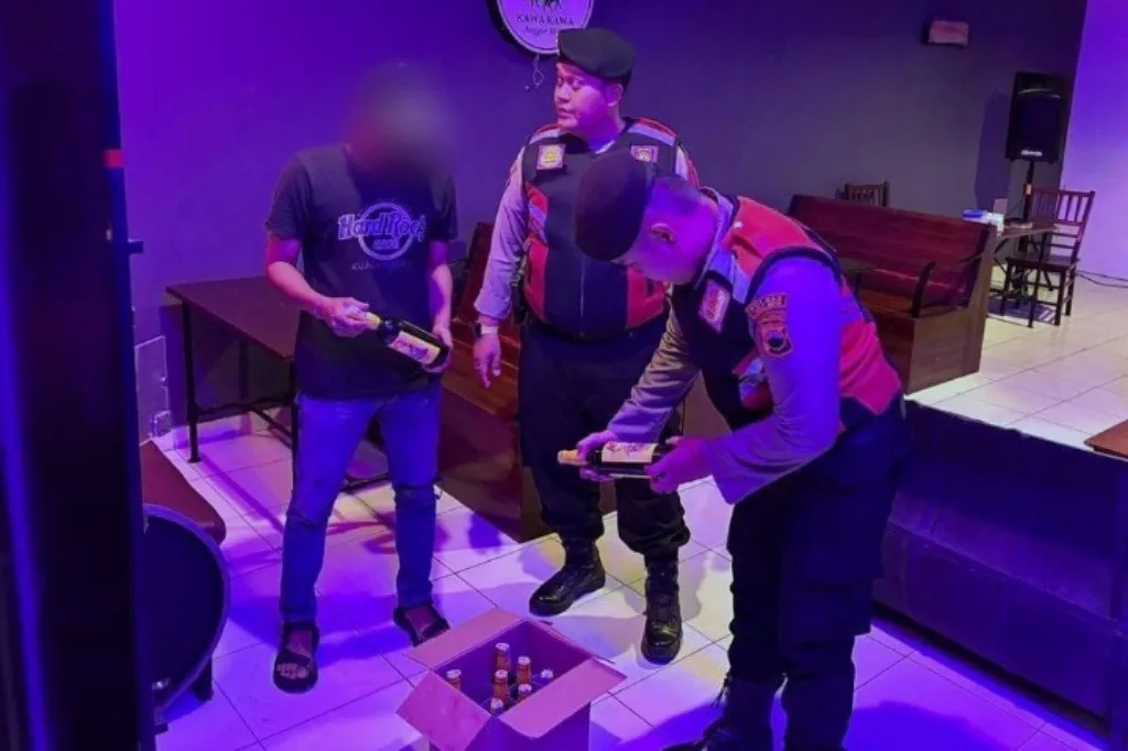 Polisi Tegal Kota Amankan Ratusan Botol Miras dan Pelaku Penyakit Masyarakat