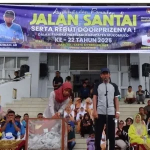 Wabup Mukomuko Disambut Ribuan Masyarakat Wabup Mukomuko Disambut Ribuan Masyarakat