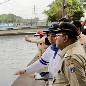 Wagub DKI Jakarta, Rano Karno Tinjau Pengerukan Kali Rawa Buaya Cengkareng Wagub DKI Jakarta, Rano Karno Tinjau Pengerukan Kali Rawa Buaya Cengkareng