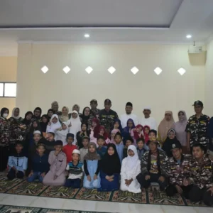 KB FKPPI Rayon Kebon Jeruk Jakbar Bagikan Takjil di Masjid Nurul Iman Al Baitsu Sukabumi Utara