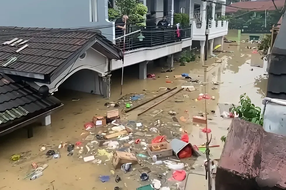Banjir Jakarta Meluas: Air Kali Ciliwung, Pesanggrahan, dan Krukut Meluap