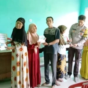 Desa Maju Makmur Bagikan BLT DD Bulan ke-3 Kepada 19 KPM