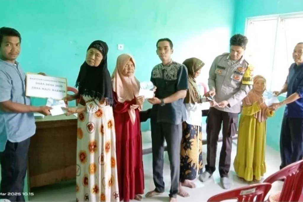 Desa Maju Makmur Bagikan BLT DD Bulan ke-3 Kepada 19 KPM