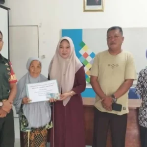 Desa Tirta Mulya Salurkan Bantuan BLT DD ke Warga Miskin Ekstrem Desa Tirta Mulya Salurkan Bantuan BLT DD ke Warga Miskin Ekstrem