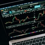 Investor Alihkan Investasi ke Obligasi, IHSG Terkapar Ditengah Buruknya Kebijakan Ekonomi