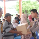 Jumat Berkah: Polres Tegal Kota Salurkan Paket Sembako di Kecamatan Margadana