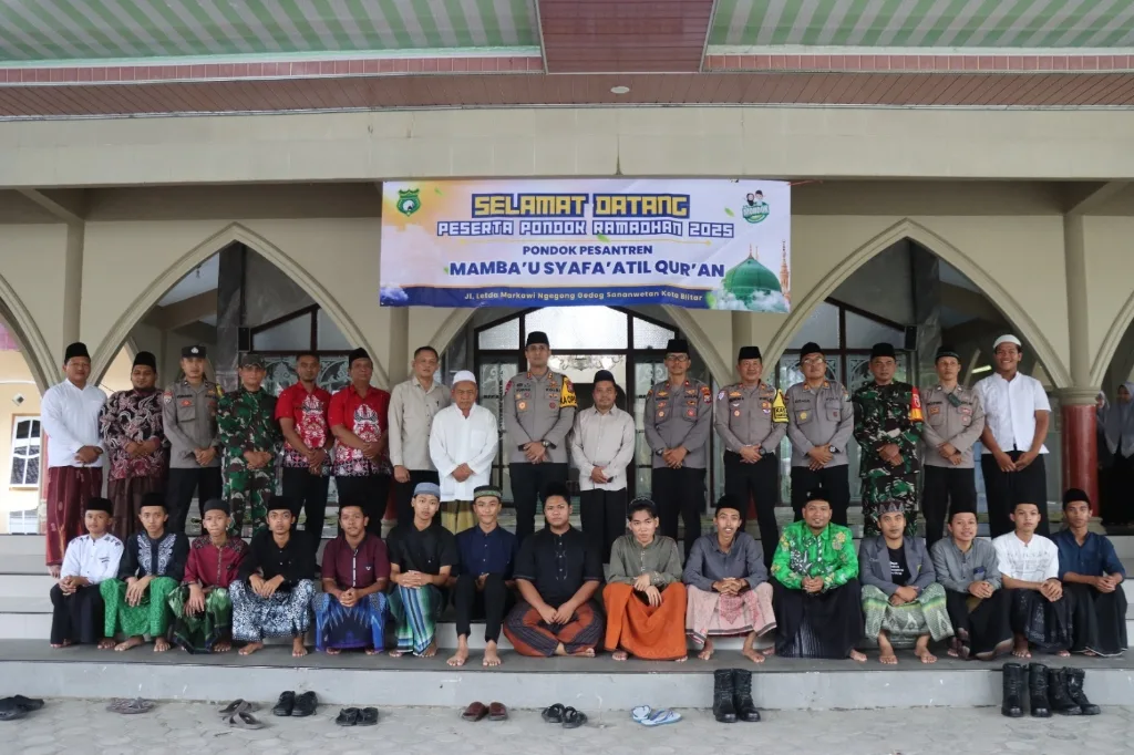 Kapolres Blitar Kota Menyapa Santri Ponpes Mamba’us Syafa’atil Qur’an
