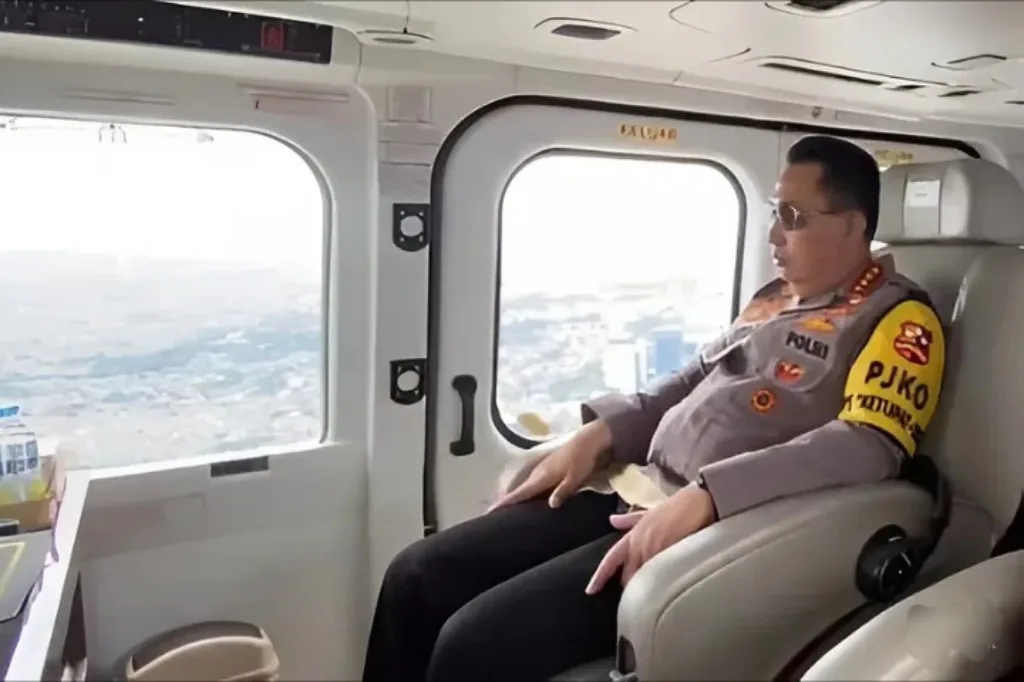 Kapolri Gunakan Helikopter Pantau Arus Mudik Lebaran 2025 di Tol Jakarta-Cikampek