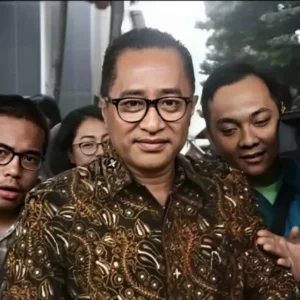 Kasus Dugaan Gratifikasi: KPK Tetapkan Eks Ditjen Pajak DKI Jadi Tersangka Kasus Dugaan Gratifikasi: KPK Tetapkan Eks Ditjen Pajak DKI Jadi Tersangka