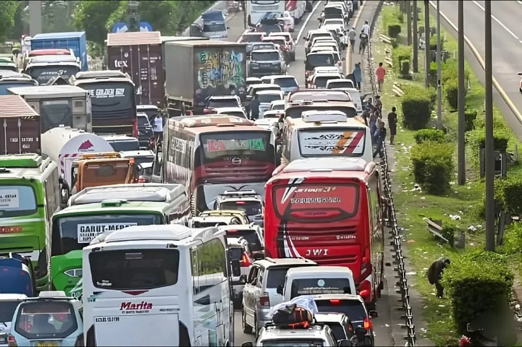 Normalisasi Arus Lalu Lintas di Tol Trans Jawa Usai Penghentian One Way