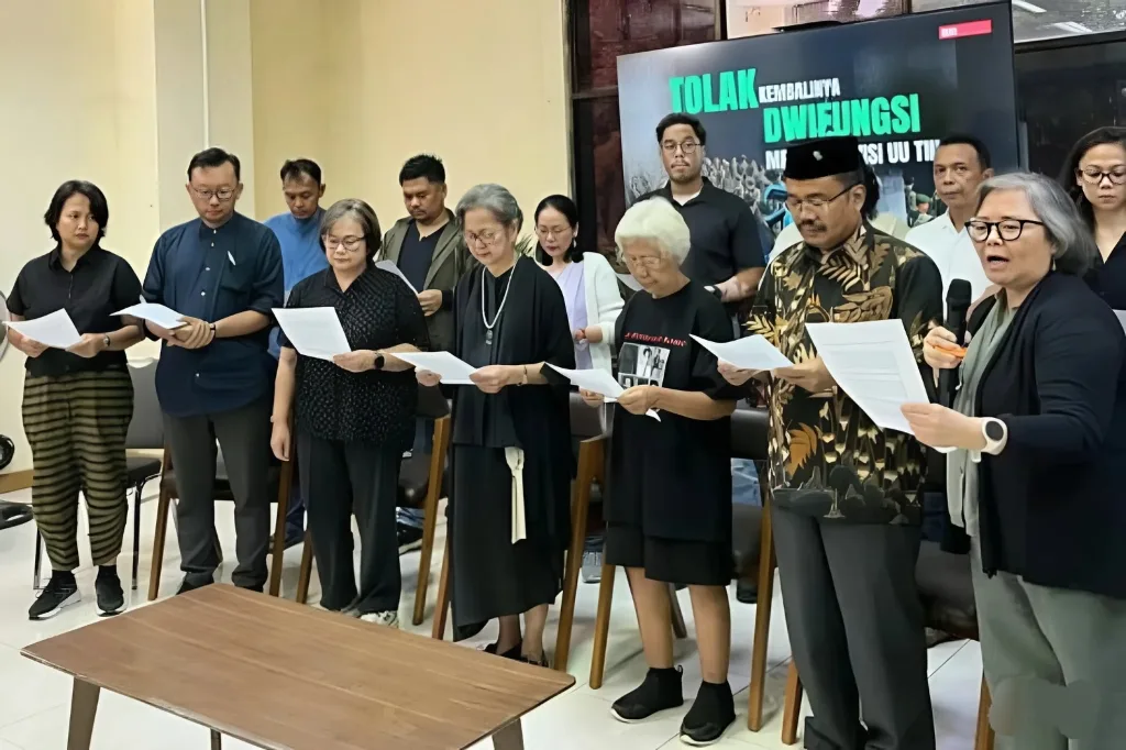 Petisi Penolakan RUU TNI: Tokoh Masyarakat hingga Organisasi Sipil Desak Cegah Dwifungsi Militer