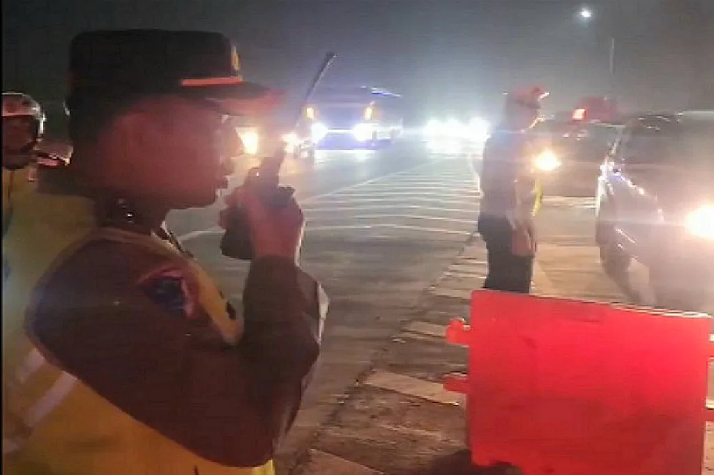 Polres Pekalongan Pantau Kondisi Arus Mudik di Rest Area 338A Menjelang Lebaran