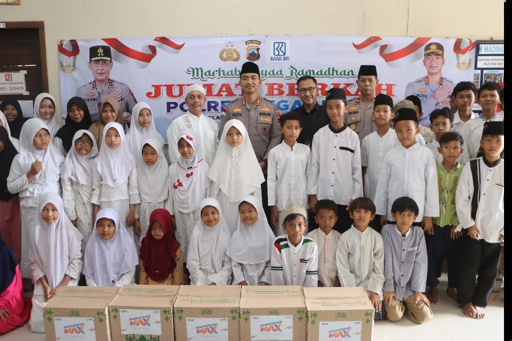 Polres Tegal Kota Gelar Baksos Ramadhan dan Berbagi Kasih pada Anak Yatim Al Kahfi