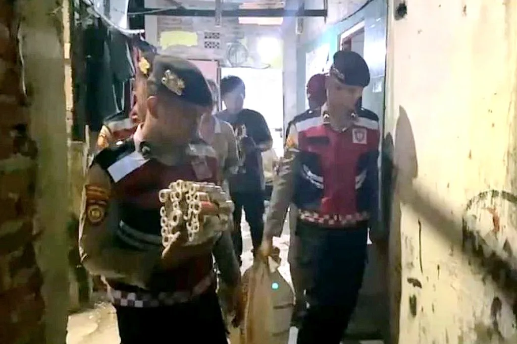 Polres Tegal Kota Gelar Operasi Pekat, Ratusan Petasan Berbagai Ukuran Disita