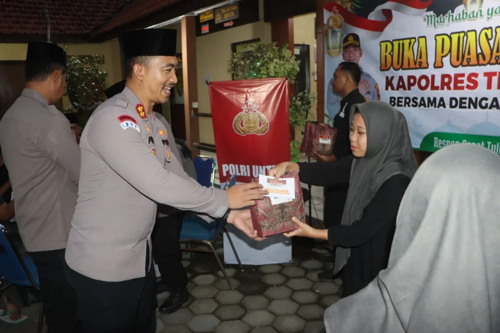 Polres Tegal Kota Perkuat Tali Silaturahmi Lewat Buka Puasa Bersama dan Santunan Anak Yatim