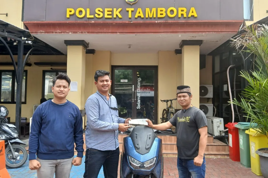 Polsek Tambora Kembalikan Yamaha Nmax yang Hilang Milik Warga Tebet