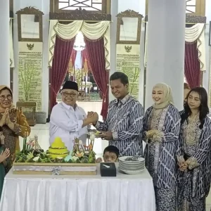 Sepulang Retret, Bupati dan Wabup Blitar Disambut Momentum Kebersamaan di Pendopo Agung RHN
