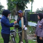 Srikandi Polres Pekalongan Salurkan Bantuan Sembako untuk Warga Kurang Mampu