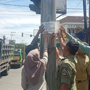 Tim Gabungan OPD Teknisi Tindak Tegas Papan Reklame Bodong