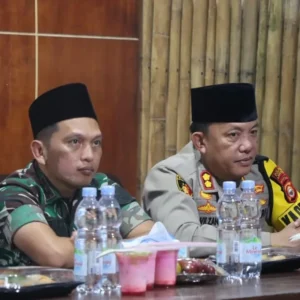 Tingkatkan Sinergitas, TNI-POLRI Buka Bersama Tingkatkan Sinergitas, TNI-POLRI Buka Bersama