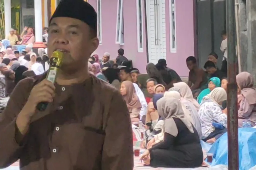 Yohan Tri Waluyo Wujudkan Kebersamaan dan Kerukunan Lewat Buka Puasa Bersama di RW 02 Kelurahan Tanjungsari