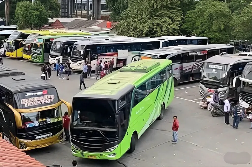 Arus Balik Mudik Lebaran: 1.999 Penumpang Tiba di Terminal Kampung Rambutan