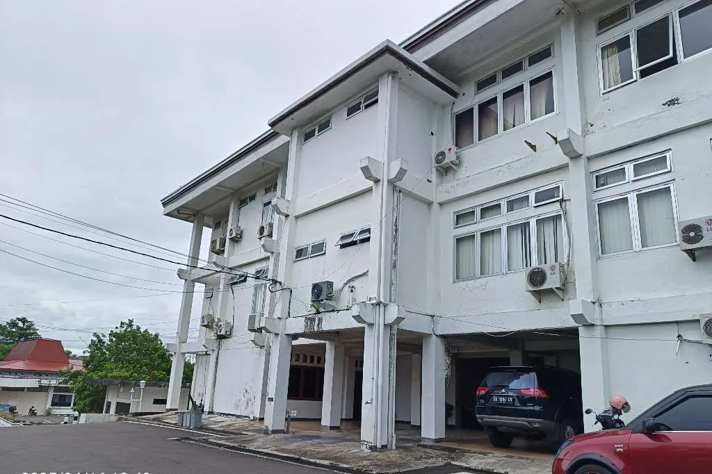 ASN DPRD Provinsi Bengkulu Numpang Kencing Ke Gedung Sebelah