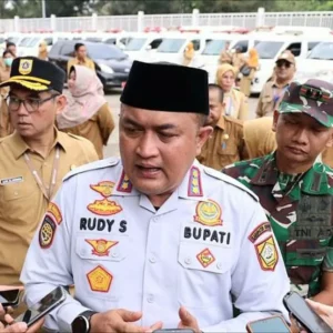 Bupati Bogor Ancam Copot Oknum Dishub yang Potong Dana Kompensasi Sopir Angkot
