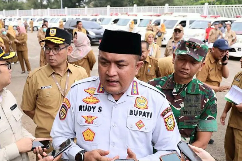 Bupati Bogor Ancam Copot Oknum Dishub yang Potong Dana Kompensasi Sopir Angkot