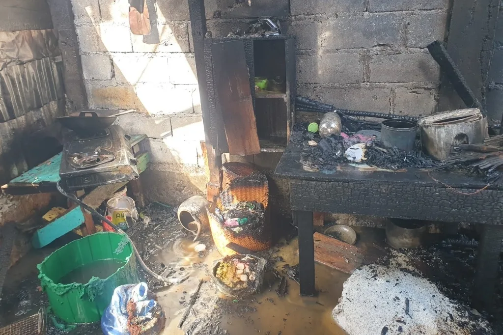 Diduga Lupa Mematikan Kompor, Rumah Warga di Kecamatan Amen Terbakar