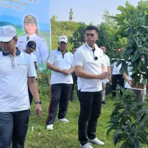 HUT Kota Blitar ke-119: Syauqul Muhibbin dan Forkopimda Tanam Pohon di Wisata Kali Karplos HUT Kota Blitar ke-119: Syauqul Muhibbin dan Forkopimda Tanam Pohon di Wisata Kali Karplos