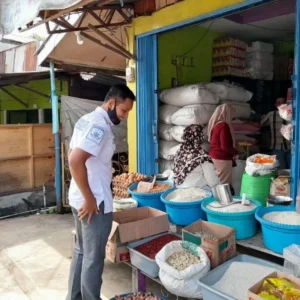 Jajaran Polres Lebong Sidak Harga Kebutuhan Pokok Masyarakat Jajaran Polres Lebong Sidak Harga Kebutuhan Pokok Masyarakat