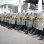 Kapolres Tegal Kota Pimpin Langsung Latihan Dalmas Jelang May Day 2025