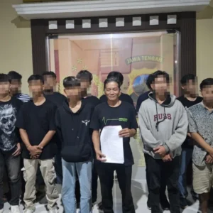 Malam Takbiran Malah Terlibat Tawuran, 15 Pemuda Ini Akhirnya Diamankan Polisi Malam Takbiran Malah Terlibat Tawuran, 15 Pemuda Ini Akhirnya Diamankan Polisi