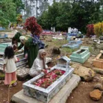 Nyekar Kuburan Jadi Budaya Masyarakat Lebong Setiap Idul Fitri