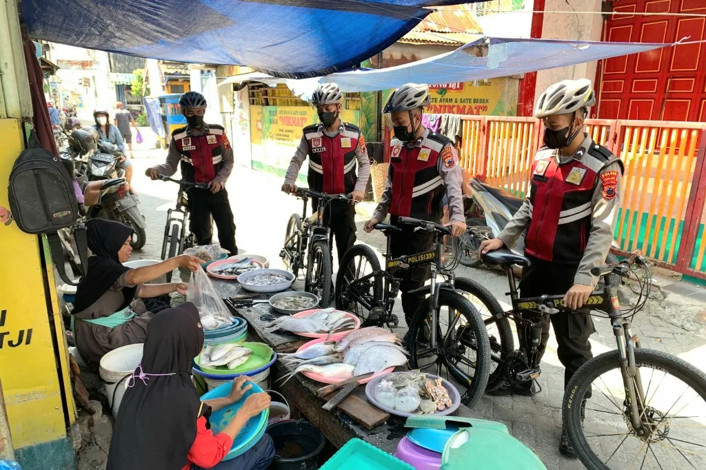Perkuat Kamtibmas: Satuan Samapta Polres Tegal Kota Patroli Menggunakan Sepeda