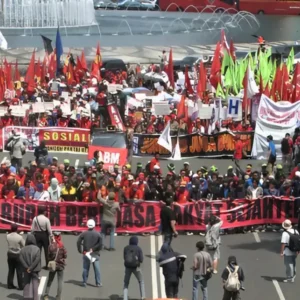 Polri Siagakan 13.000 Personel Amankan May Day Fiesta 2025 di Monas Polri Siagakan 13.000 Personel Amankan May Day Fiesta 2025 di Monas