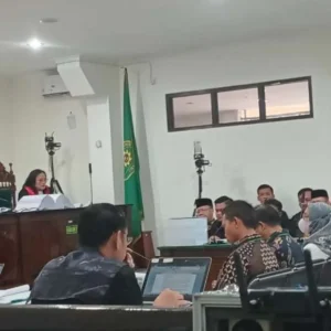 Sidang ke 2 Eks Gubernur Bengkulu, Hakim Pertanyakan Tuduhan KPK Soal Pemerasan Sidang ke 2 Eks Gubernur Bengkulu, Hakim Pertanyakan Tuduhan KPK Soal Pemerasan