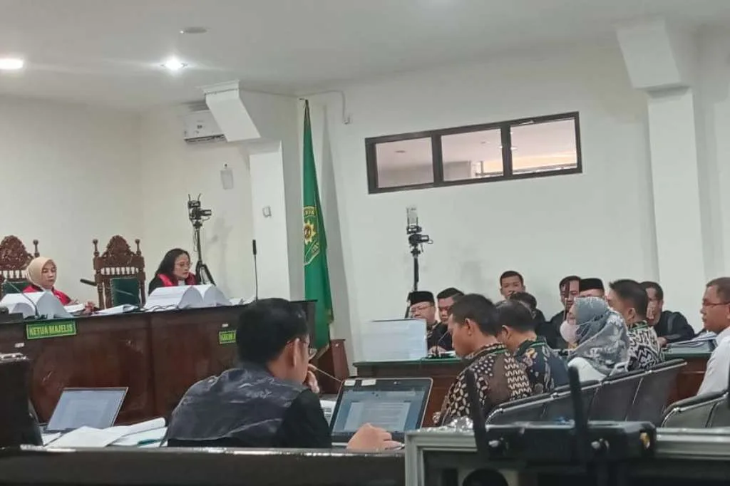 Sidang ke 2 Eks Gubernur Bengkulu, Hakim Pertanyakan Tuduhan KPK Soal Pemerasan