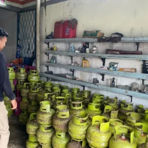 Unit Tipidter Polres Lebong Sidak Pangkalan LPG Unit Tipidter Polres Lebong Sidak Pangkalan LPG