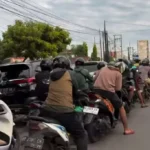 Antrian BBM di Bengkulu Mengular, Pertalite Eceran Dijual Hingga Rp80 Ribu