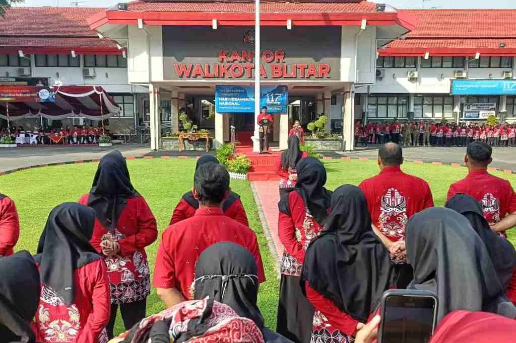 Gelar Upacara Peringatan Harkitnas ke-117, Plh Sekda Kota Blitar Bacakan Amanat Menteri Komunikasi dan Digital RI