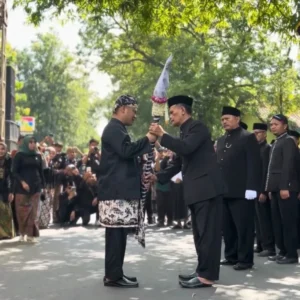 Kirab Pusaka dan Parade Agung Hasil Bumi, Meriahkan HUT Ke-424 Kabupaten Tegal Kirab Pusaka dan Parade Agung Hasil Bumi, Meriahkan HUT Ke-424 Kabupaten Tegal
