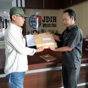 Nur Fitriani Dilaporkan ke Badan Kehormatan DPRD Kota Tegal Terkait Penyelenggaraan Haji dan Penipuan Investasi Nur Fitriani Dilaporkan ke Badan Kehormatan DPRD Kota Tegal Terkait Penyelenggaraan Haji dan Penipuan Investasi