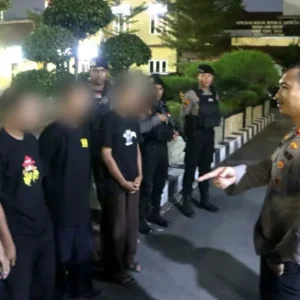 Polres Tegal Kota Amankan Juru Parkir Liar dan Pelaku Vandalisme Remaja Polres Tegal Kota Amankan Juru Parkir Liar dan Pelaku Vandalisme Remaja